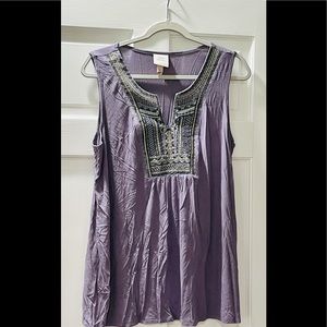 Adorable like new sleeveless blouse
